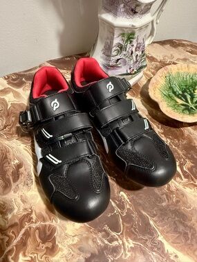 Peloton Cycling shoes size 39